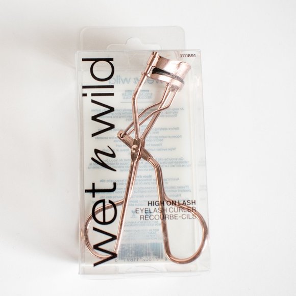 Eyelash Curler with Comfort Grip - Picture 1 of 10